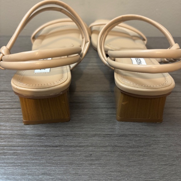 Steve Madden Beige Strappy Sandal with a Heel Size 9.5‎ Never Worn - Picture 4 of 5